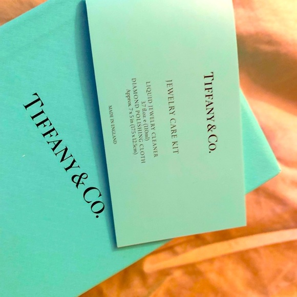 Brand new authentic empty Tiffany box with booklet of jewerly cleaner, must have - Picture 4 of 5